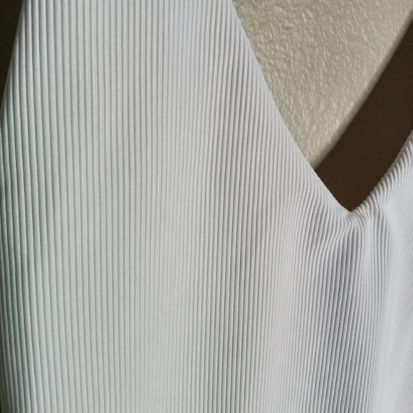 Beach Riot Reese White One Piece Swimsuit Scoop Neck M NWT - Picture 3 of 11